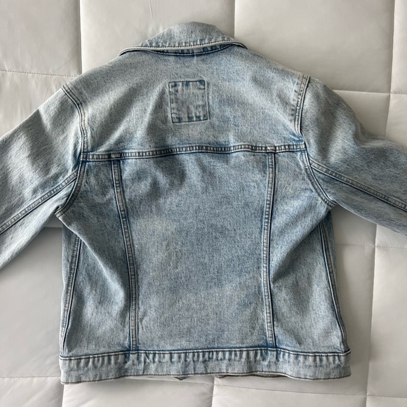 Abercrombie Light Wash Jean Jacket - Picture 4 of 10